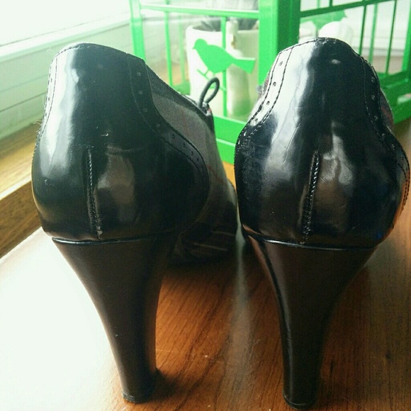 Plaid Naturalizer Heels - Picture 2 of 7